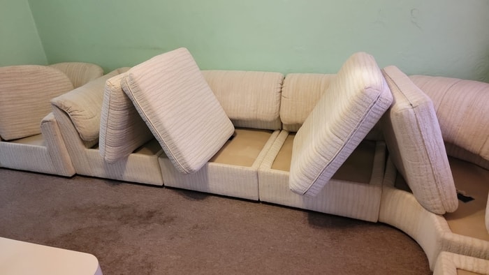 Limpiar las manchas de los muebles.